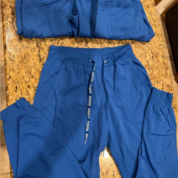 Bundle! Med Couture Medical City RN Scrub Set - Picture 5 of 7